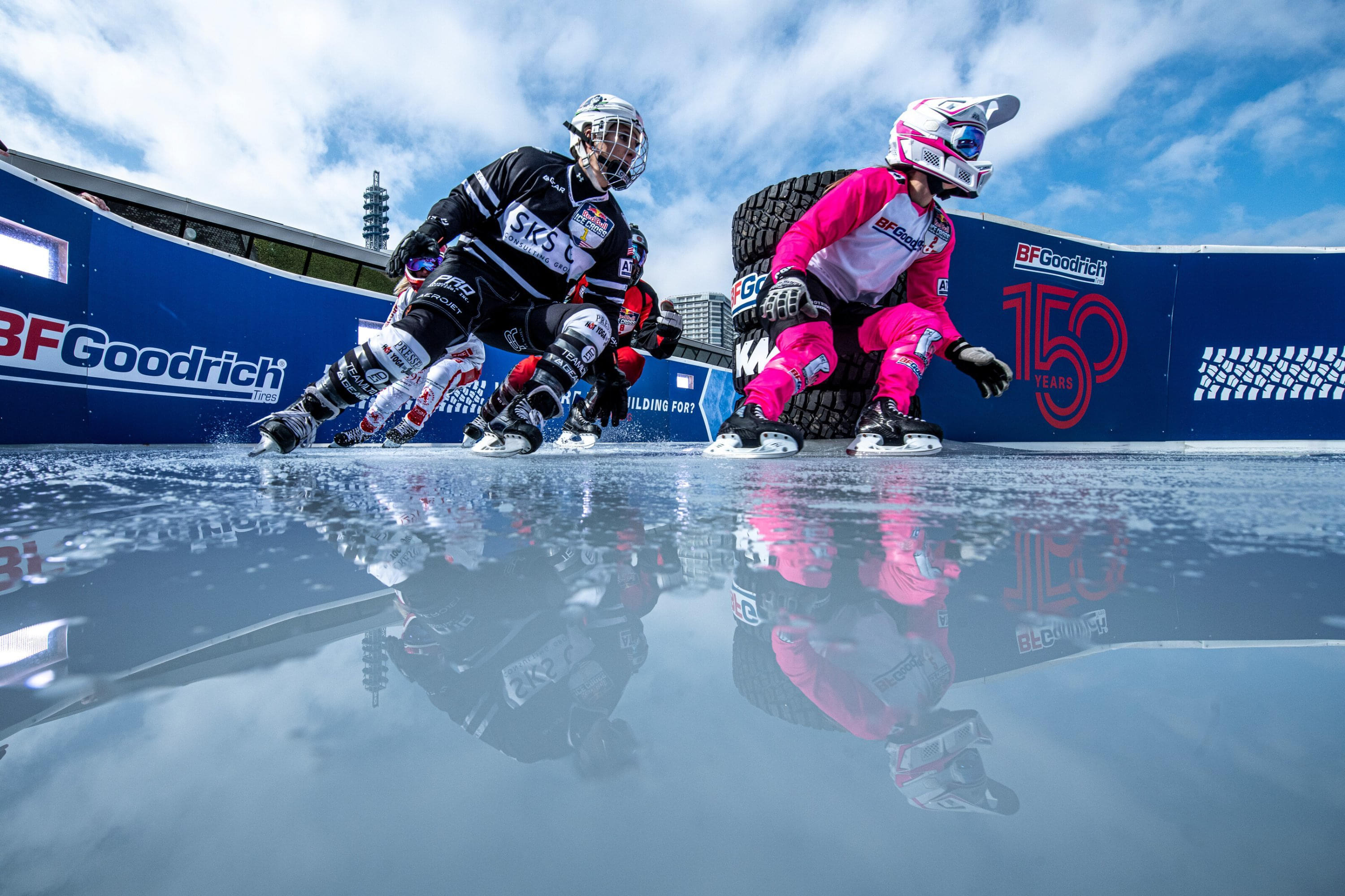Legere and Trunzo are mirrored on the track as they tackle the BF Goodrich Toughness & Traction corner. Image: Mihai Stetcu / Red Bull Content Pool