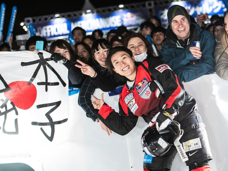 Лучшие кадры Red Bull Crashed Ice в Йокогаме Bild 14